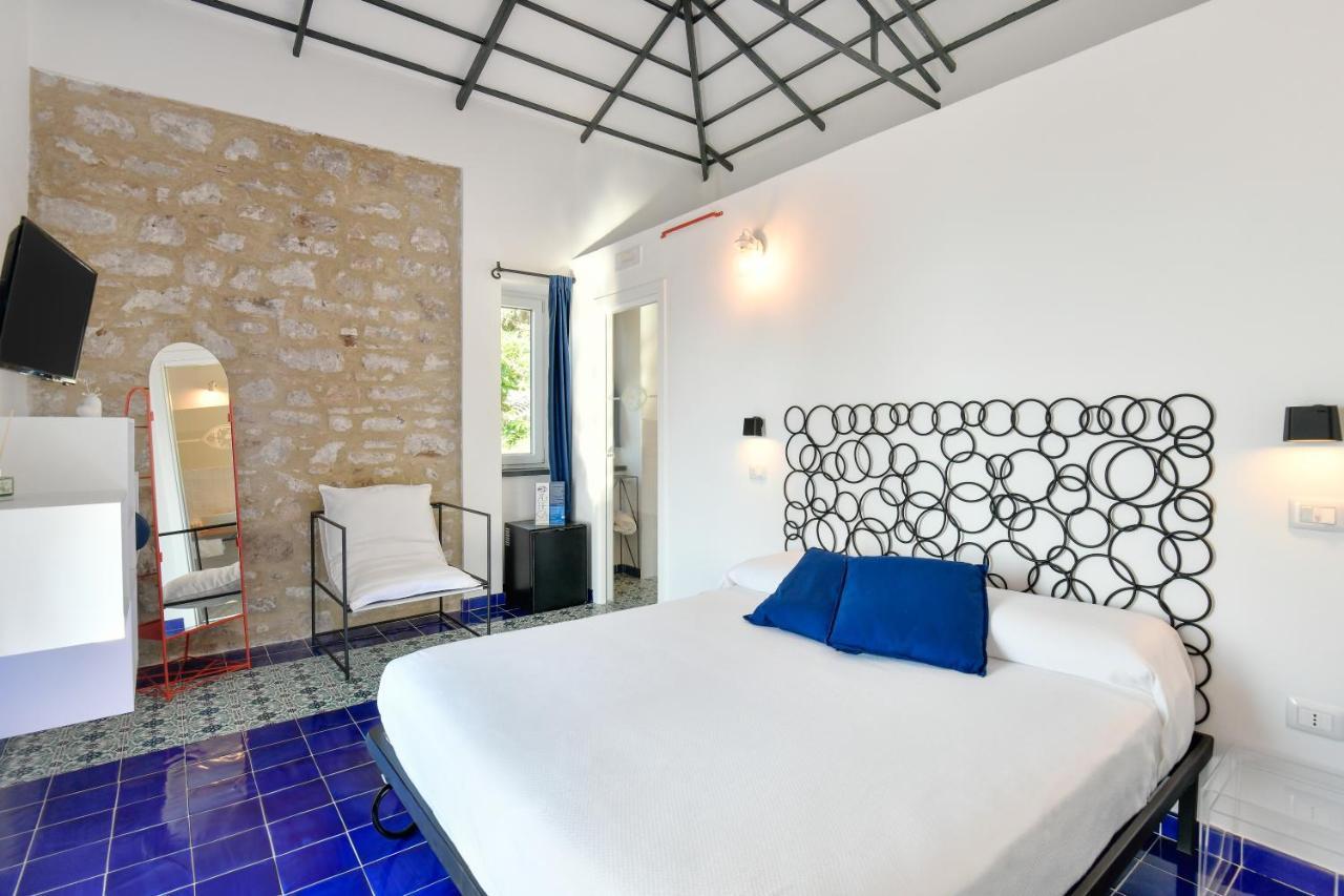 Albeca Boutique Hotel - Relais De Charme Sul Mare Кастеллабате Экстерьер фото